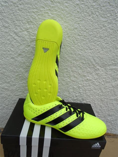 Fußballschuhe: Fussball Hallenschuhe 44 Adidas 